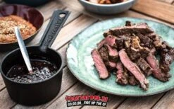 Big Green EggPre-Seasoned Cast Iron Sauce Pot + Basting Brush 7 Big Green EggPre-Seasoned Cast Iron Sauce Pot + Basting Brush -Barbecue Gereedschap Winkel image 306