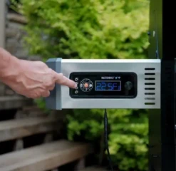 Masterbuilt Gravity Series™ 800 Digital Charcoal Griddle + Grill + Smoker 17 Masterbuilt Gravity Series™ 800 Digital Charcoal Griddle + Grill + Smoker -Barbecue Gereedschap Winkel image 355