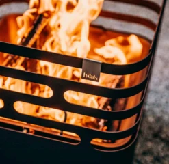 Höfats Cube Vuurkorf Zwart -Barbecue Gereedschap Winkel image 953